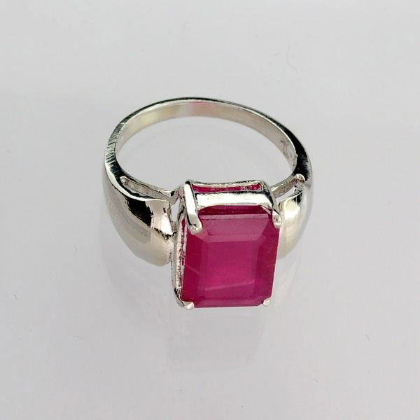 APP: 11k 7.20CT Ruby & Sterling Silver Ring: 7.20CT Ruby and Sterling Silver Ring - Appraisal Value: $11.0K - Bid with utmost confidence from GovernmentAuction.com. We have been in business for over 35 years, and pride ourselves on perfect custo