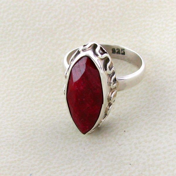 APP: 1k 4.50CT Ruby & Sterling Silver Ring: 4.50CT Ruby and Sterling Silver Ring - Appraisal Value: $1.0K - Bid with utmost confidence from GovernmentAuction.com. We have been in business for over 35 years, and pride ourselves on perfect custom