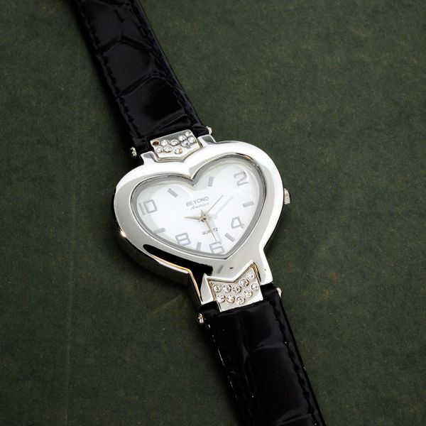 Beyong Women (Heart) Watch: Beyong Women (Heart) Watch - Bid with utmost confidence from GovernmentAuction.com. We have been in business for over 35 years, and pride ourselves on perfect customer service.