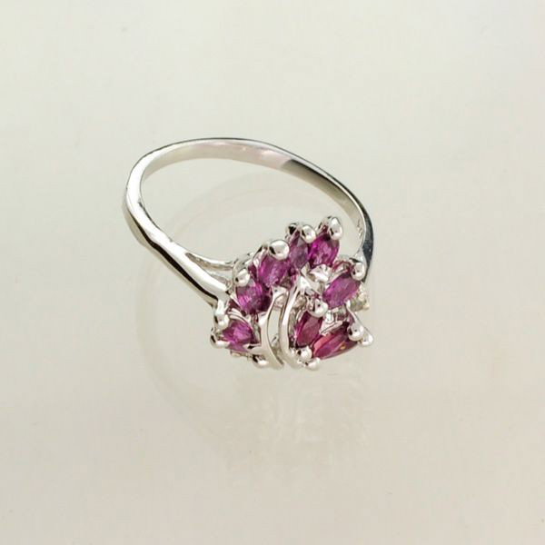 APP: 1.4k 1.02CT Ruby & Sterling Silver: 1.02CT Ruby and Sterling Silver - Appraisal Value: $1.3K - Bid with utmost confidence from GovernmentAuction.com. We have been in business for over 35 years, and pride ourselves on perfect customer se