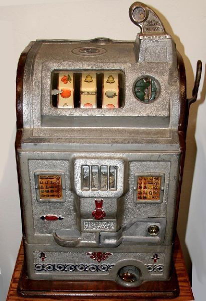 Slot Machine-Watling 1920's Original: Slot Machine - Watling 1920's Original - Thank you for viewing this Item. We hope that you are successful in your bidding. For over 30 years we have given the best possible customer service to our 100