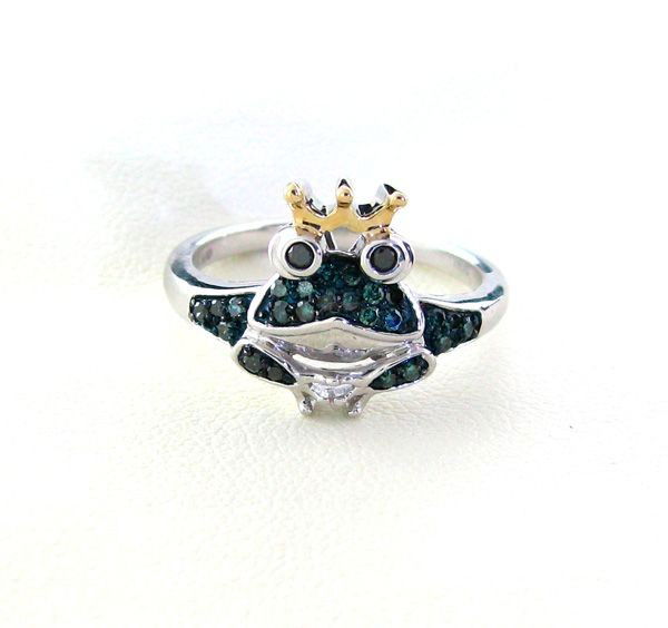 APP: 1k 18kt Gold, 1CT Diamond & Overlaid Silver Ring: 18 kt. Gold, 1.20CT Diamond and Platinum Overlayed Sterling Silver Ring - Appraisal Value: $1.1K - Bid with utmost confidence from GovernmentAuction.com. We have been in business for over 35 years, an