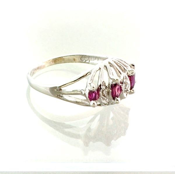 APP: 0.9k 0.45CT Ruby & Sterling Silver: 0.45CT Ruby and Sterling Silver - Appraisal Value: $0.8K - Bid with utmost confidence from GovernmentAuction.com. We have been in business for over 35 years, and pride ourselves on perfect customer se