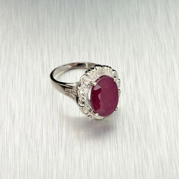 APP: 7.2k 6.70CT Ruby & Sterling Silver Ring: 6.70CT Ruby and Sterling Silver Ring