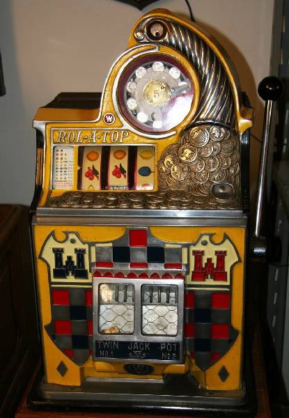 Rol A Top Slot Machine