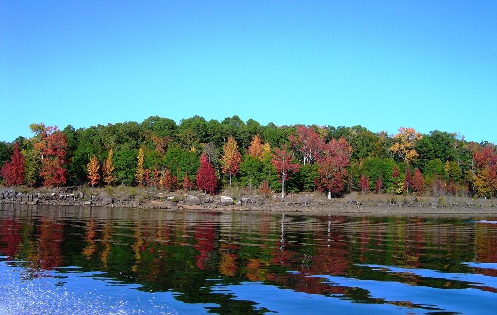 Sharp County Arkansas: Cherokee Village Stunning Homesite Lot! Financing Now Available!!: Gov File #L-29118, APN 280-00506-000 Lot 14 Block 16 Addition ONEIDA THIRD. Cherokee Village has seven beautiful lakes within the city limits all maintained by the distract with hundreds of miles of s