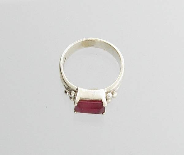 APP: 4.1k Sebastian 2.92CT Ruby & Sterling Silver Ring: Designer Sebastian 2.92CT Ruby and Sterling Silver Ring - Appraisal Value: $4.0K