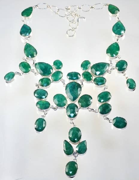 APP: 15k 449CT Mixed Beryl Emerald Necklace: 449.36CT Mixed Cut Beryl Emerald Necklace - Great Investment Opportunity - Appraisal Value: $15.7K