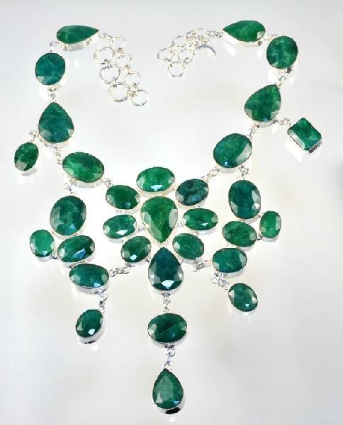 APP: 12k 343CT Mixed Beryl Emerald Mixed Necklace: 343.85CT Mixed Cut Beryl Emerald Mixed Necklace - Great Investment Opportunity - Appraisal Value: $12.0K
