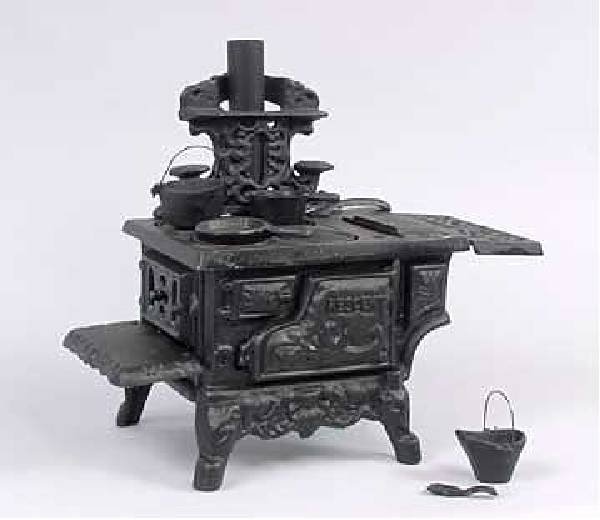Large Cast Iron Stove-Decorative: Large Cast Iron Stove-Decorative