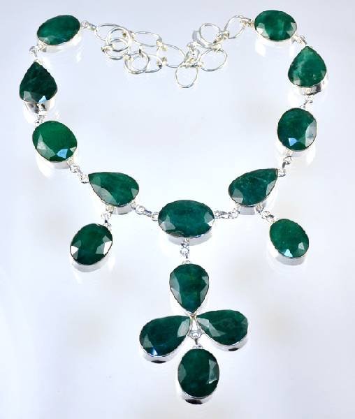 APP: 14k 211CT Mixed Beryl Emerald Necklace: 211.72CT Mixed Cut Beryl Emerald Necklace - Great Investment Opportunity - Appraisal Value: $14.2K