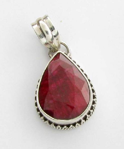 APP: 2k 11.81CTOval Cut Ruby & Sterling Silver Pendant: 11.81CTOval Cut Ruby & Sterling Silver Pendant - Appraisal Value: $2.4K