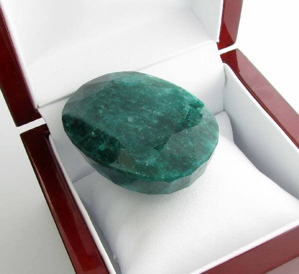 APP: 15.4k 591.28CT Oval Cut Green Beryl Gemstone: 591.28CT Oval Cut Green Beryl Gemstone - Appraisal Value: $15.3K