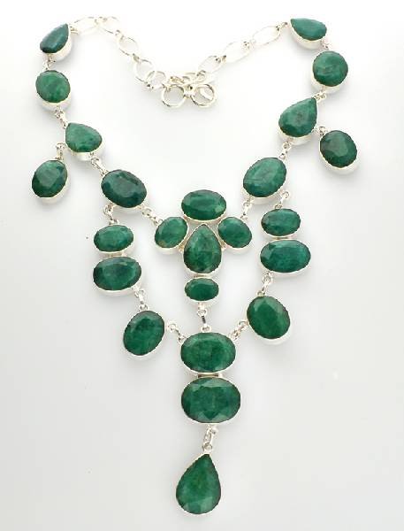 APP: 21k 226CT Beryl Emerald Necklace: 226.06CT Mixed Cut Beryl Emerald Necklace - Great Investment Opportunity - Appraisal Value: $21.6K