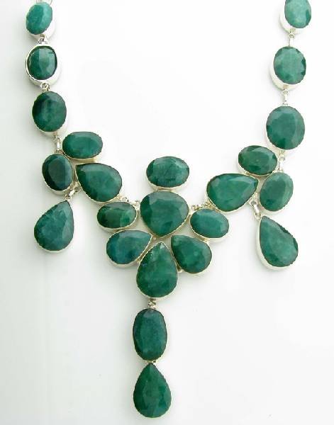 APP: 33k 354CT Beryl Emerald Necklace: 354.71CT Mixed Cut Beryl Emerald Necklace - Great Investment Opportunity - Appraisal Value: $33.5K