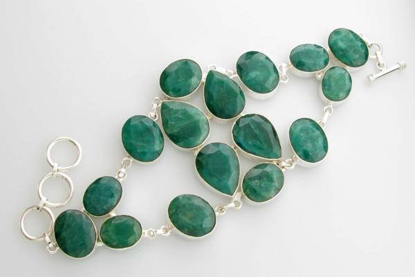 APP: 12.9k 149.94CT Mixed Cut Green Beryl Bracelet: 149.94CT Mixed Cut Green Beryl Bracelet - Appraisal Value: $12.8K