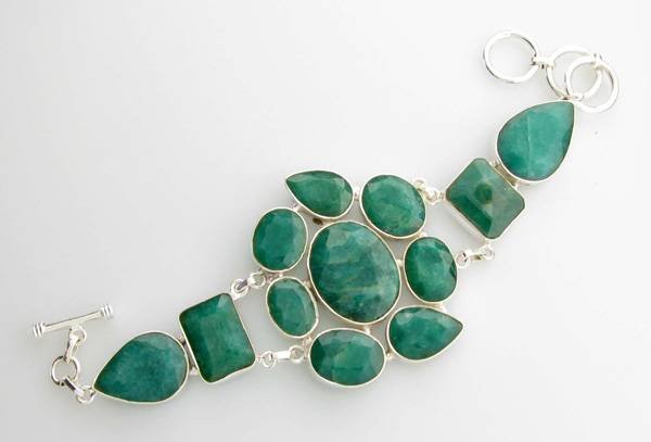 APP: 8k 97.77CT Mixed Cut Green Beryl Bracelet: 97.77CT Mixed Cut Green Beryl Bracelet - Appraisal Value: $8.0K