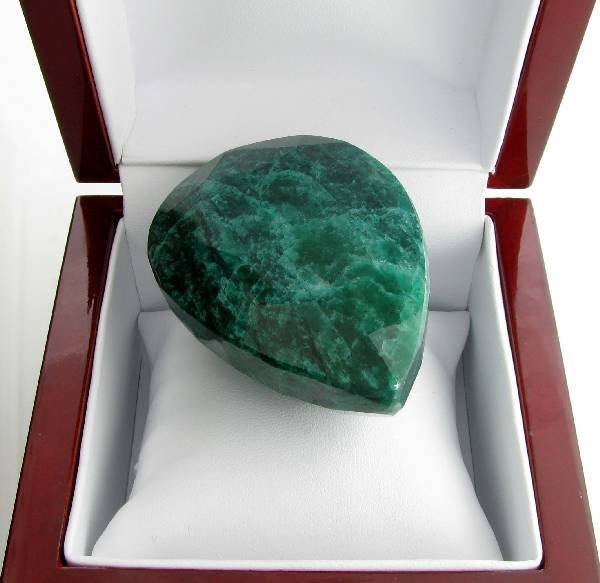 APP: 20k 770.45CT Pear Cut Green Beryl Gemstone: 770.45CT Pear Cut Green Beryl Gemstone - Appraisal Value: $20.0K