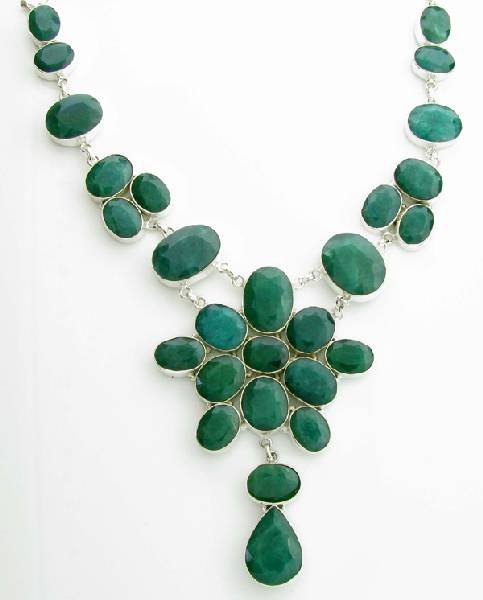 APP: 15k 206CT Mixed Cut Grn Beryl & Silver Necklace: 206.71CT Mixed Cut Green Beryl and Sterling Silver Necklace - Appraisal Value: $14.9K