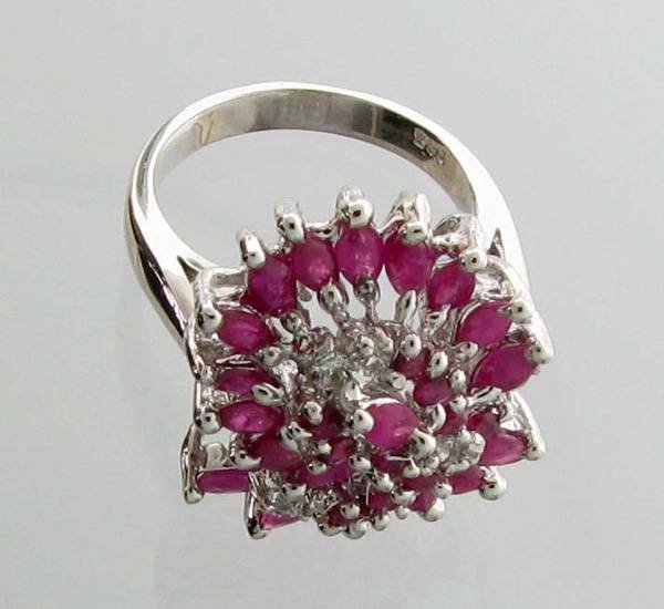 APP: 4k 2CT Mixed Cut Ruby & Topaz Sterl Silver Ring: 2.62CT Mixed Cut Ruby and Topaz Sterling Silver Ring - Appraisal Value: $4.4K