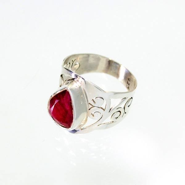 APP: 3.5k 2.86CT Ruby & Sterling Silver Ring: 2.86CT Ruby and Sterling Silver Ring - Appraisal Value: $3.4K
