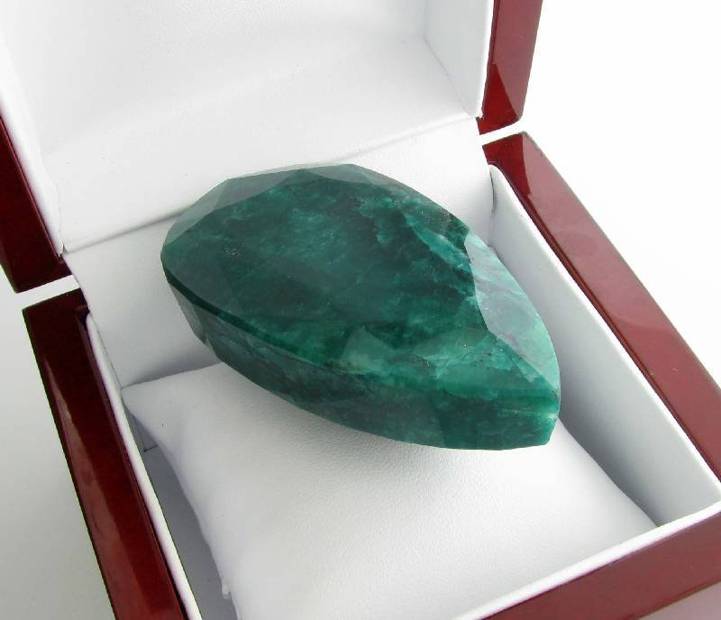 APP: 17.4k 667.40CT Pear Cut Green Beryl Gemstone: 667.40CT Pear Cut Green Beryl Gemstone - Appraisal Value: $17.3K