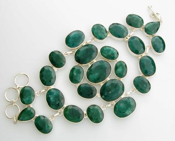 APP: 17.9k 229.78CT Mixed Cut Green Beryl Bracelet: 229.78CT Mixed Cut Green Beryl Bracelet - Appraisal Value: $17.9K