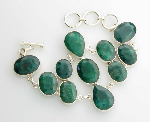 APP: 8.6k 105.82CT Mixed Cut Green Beryl Bracelet: 105.82CT Mixed Cut Green Beryl Bracelet - Appraisal Value: $8.6K