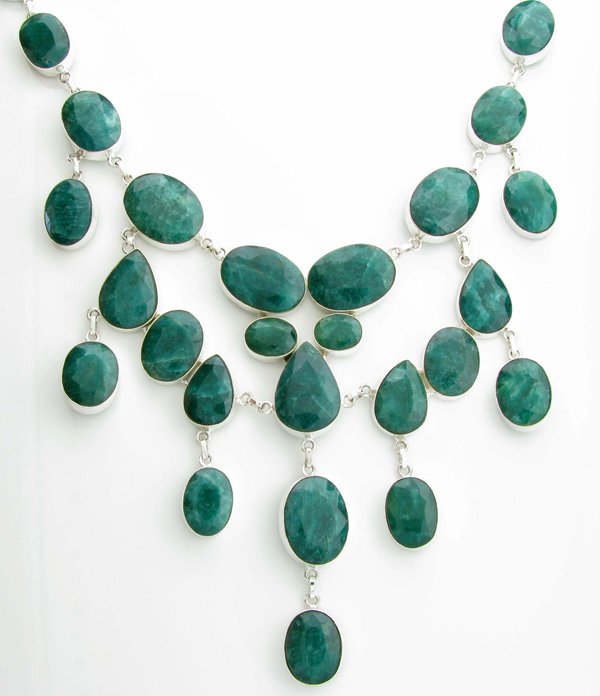 APP: 23k 335CT Mixed Cut Grn Beryl & Silver Necklace: 335.46CT Mixed Cut Green Beryl and Sterling Silver Neckla