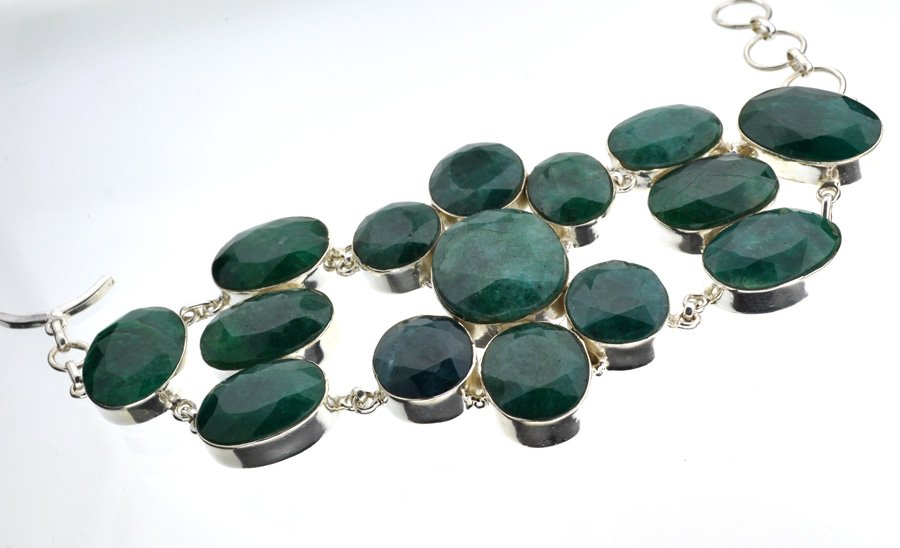 APP: 14k 177CT Oval Cut Grn Beryl & Silver Bracelet: 177.61CT Oval Cut Green Beryl and Sterling Silver Bracelet