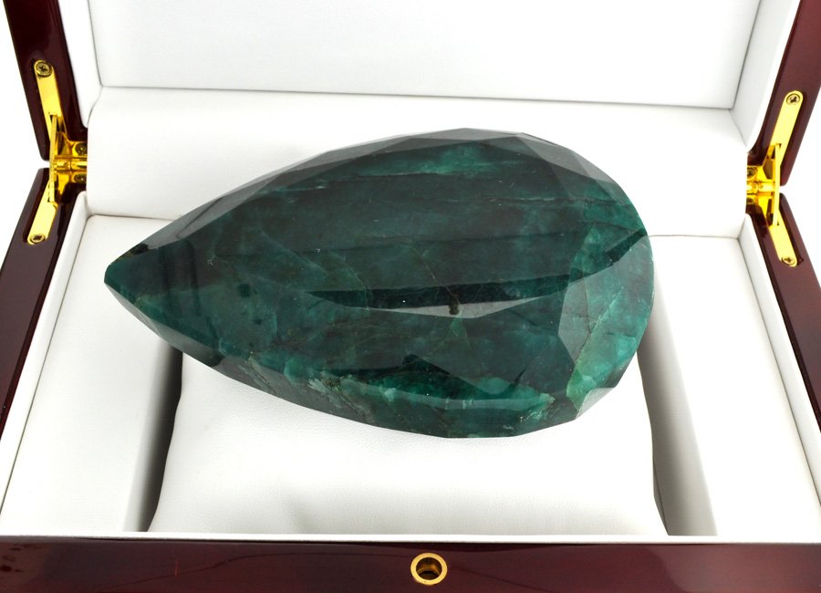 APP: 71.3k 2,742.80CT Pear Cut Green Beryl Gemstone: 2,742.80CT Pear Cut Green Beryl Gemstone Retail Replacement Value: