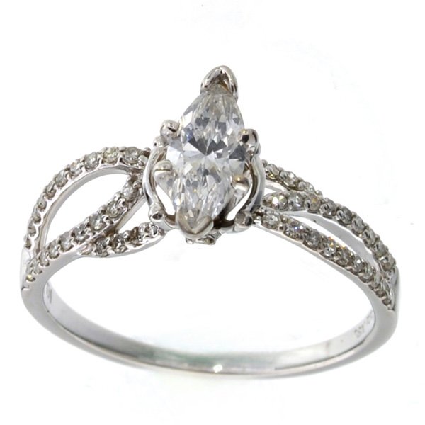 APP: 5.6k *14 kt White Gold 0.66CT Diamond Ring: *14 kt White Gold 0.66CT Diamond Ring Retail Replacement Value: