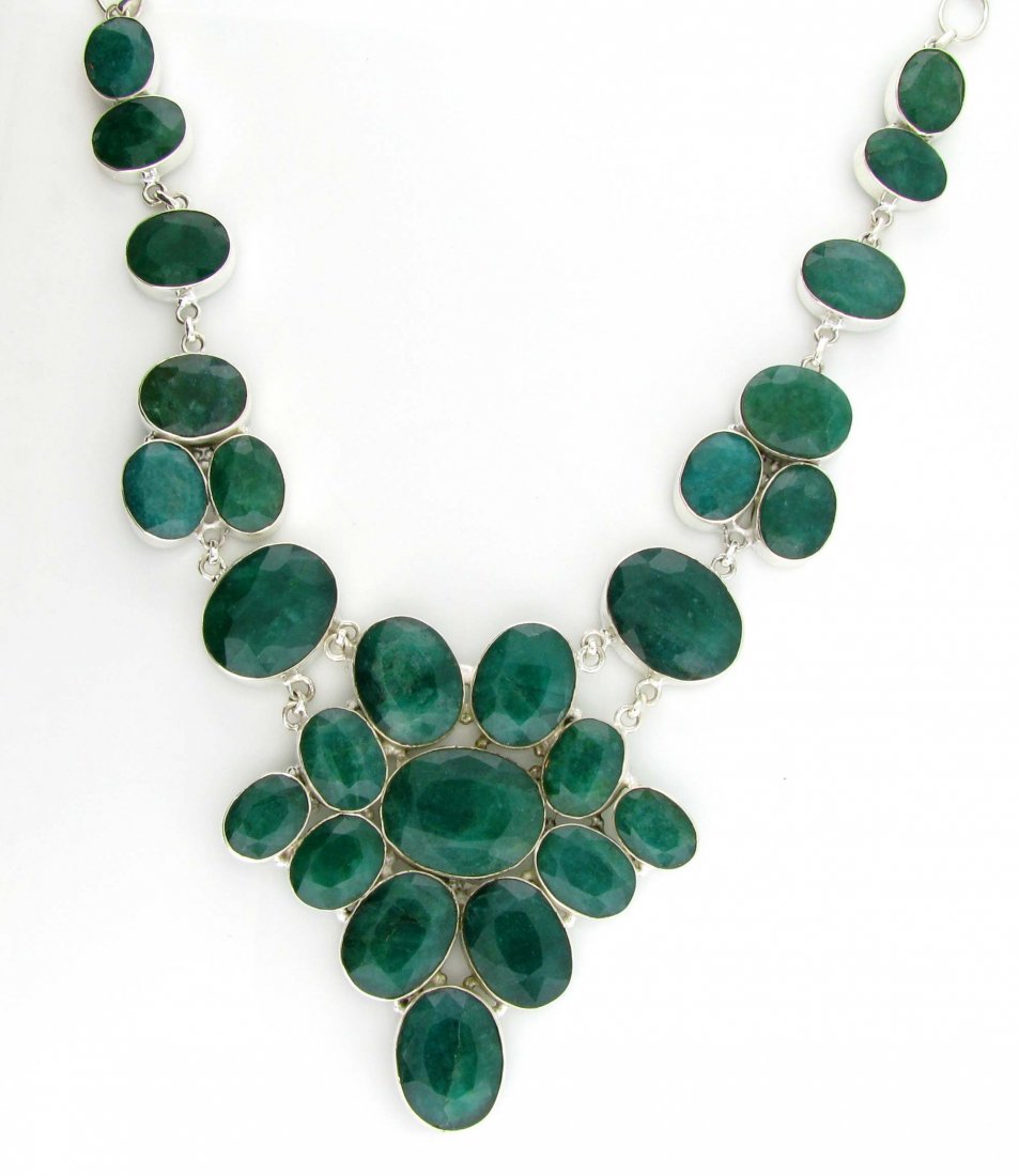 APP: 18k 263CT Oval Cut Grn Beryl & Silver Necklace: 263.88CT Oval Cut Green Beryl and Sterling Silver Necklace