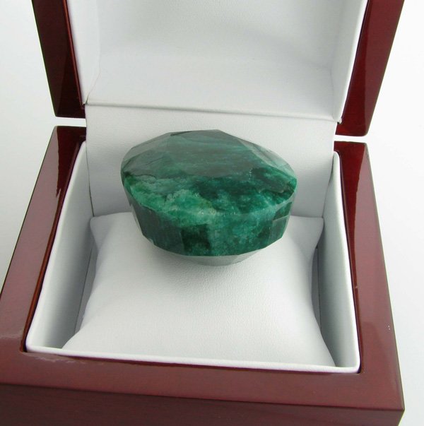 APP: 16k 617.10CT Oval Cut Green Beryl Gemstone
