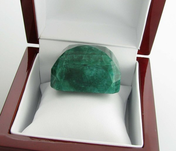 APP: 14.6k 562.05CT Emerald Cut Green Beryl Gemstone - 2