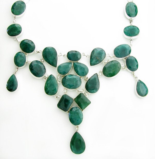 APP: 22k 327CT Mixed Cut Grn Beryl & Silver Necklace: 327.70CT Mixed Cut Green Beryl and Sterling Silver Neckla
