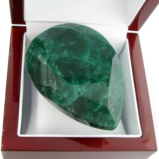 APP: 30.3k 1,163.80CT Pear Cut Green Beryl Gemstone: 1,163.80CT Pear Cut Green Beryl Gemstone Retail Replacement Value: