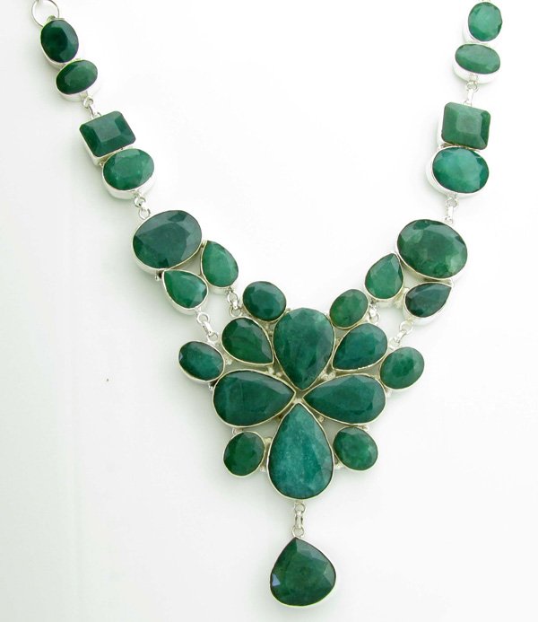 APP: 16k 231CT Mixed Cut Grn Beryl & Silver Necklace: 231.12CT Mixed Cut Green Beryl and Sterling Silver Neckla