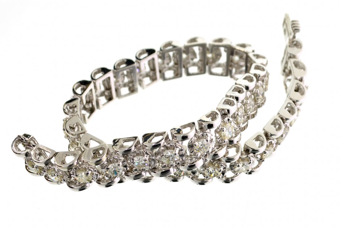 APP: 19k *14kt White Gold, 3CT Round Diamond Bracelet: *14 kt. White Gold, 3.53CT Round Cut Diamond Bracelet Reta
