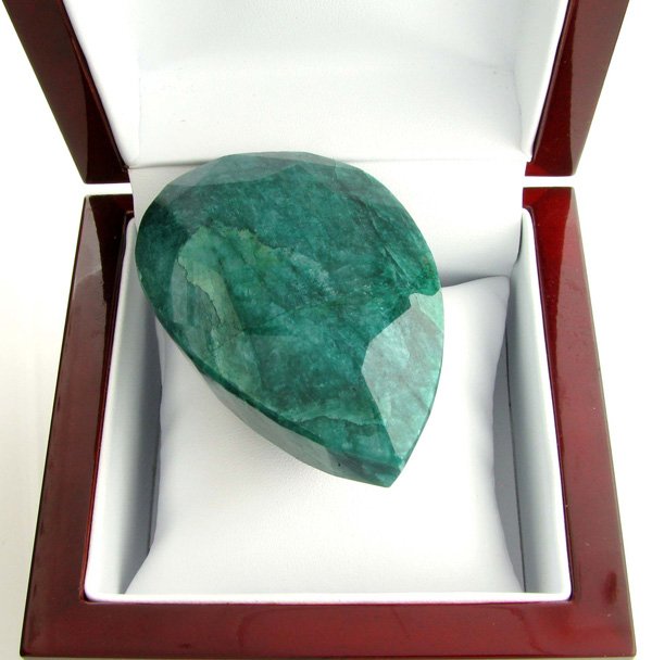 APP: 20.2k 775.10CT Pear Cut Green Beryl Gemstone: 775.10CT Pear Cut Green Beryl Gemstone Retail Replacement Value: