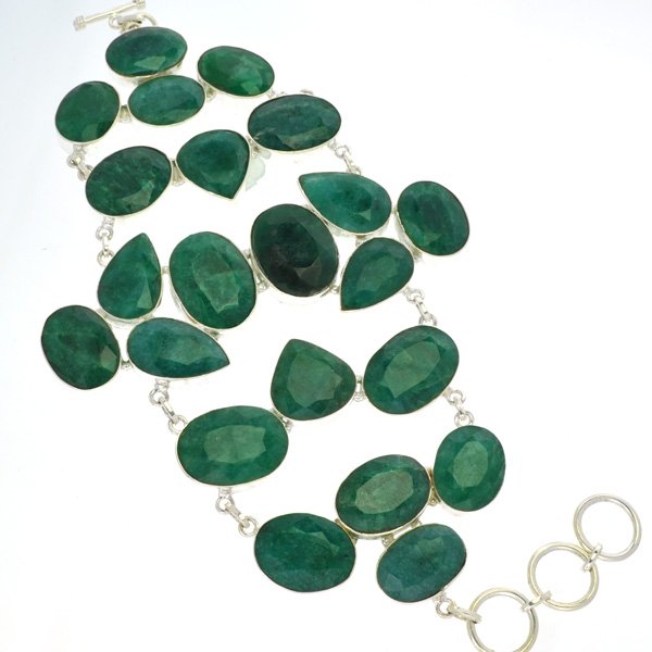APP: 15k 190CT Mixed Cut Grn Beryl & Silver Bracelet: 190.05CT Mixed Cut Green Beryl and Sterling Silver Bracel