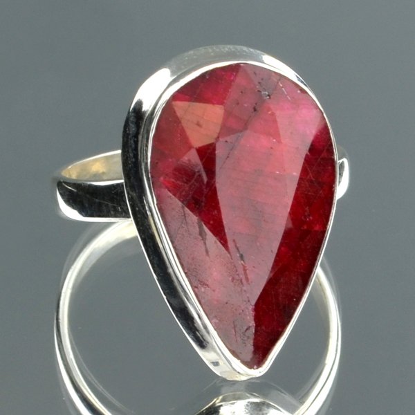 APP: 2.4k 9.52CT Pear Cut Ruby & Sterling Silver Ring: 9.52CT Pear Cut Ruby and Sterling Silver Ring Retail Replacement Value:
