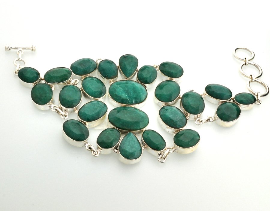APP: 20k 291CT Mixed Cut Grn Beryl & Silver Bracelet: 291.59CT Mixed Cut Green Beryl and Sterling Silver Bracel