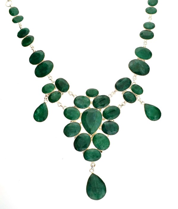 APP: 24k 351CT Mixed Cut Grn Beryl & Silver Necklace: 351.71CT Mixed Cut Green Beryl and Sterling Silver Neckla