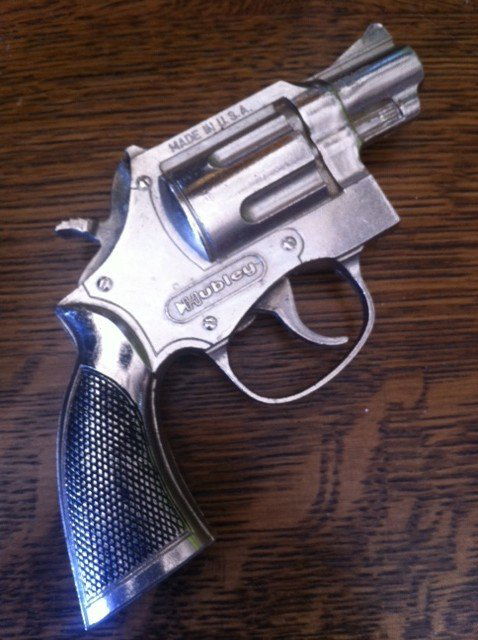 Hubley Trooper Antique Metal Cap Gun Made in USA: Hubley Trooper Antique Metal Cap Gun Made in USA Item Profile: