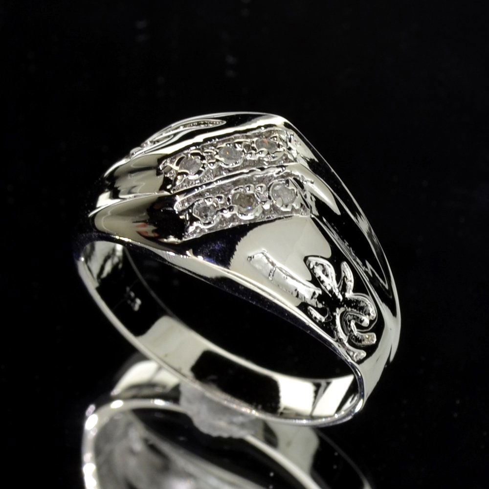 APP: 1k 0CT Round Cut Diamond & Silver Rolex Style Ring: 0.07CT Round Cut Diamond and Platinum Over Ste