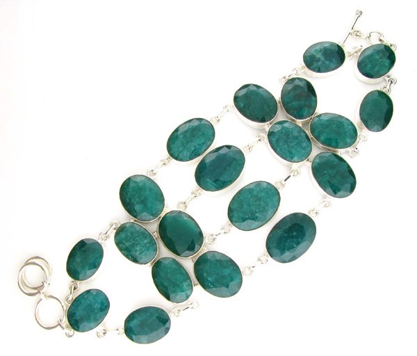 APP: 17k 234CT Oval Cut Grn Beryl & Silver Bracelet: 234.64CT Oval Cut Green Beryl and Sterling Silver Bracelet
