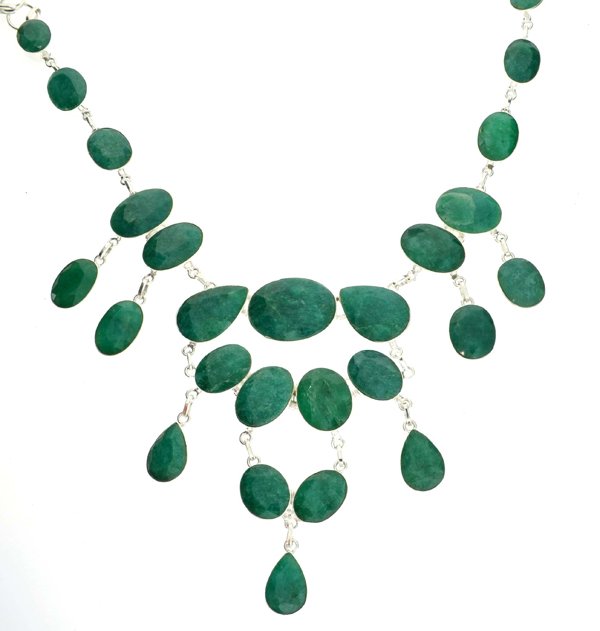 APP: 21k 313CT Mixed Cut Grn Beryl & Silver Necklace: 313.77CT Mixed Cut Green Beryl and Sterling Silver Neckla