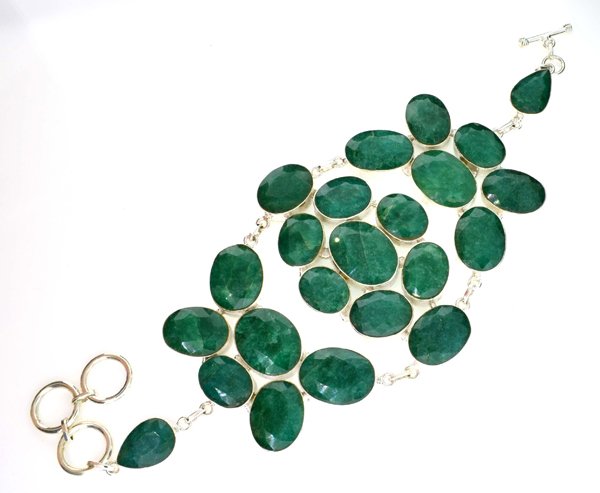 APP: 16k 219CT Mixed Cut Grn Beryl & Silver Bracelet: 219.56CT Mixed Cut Green Beryl and Sterling Silver Bracel