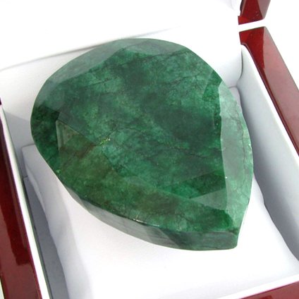 APP: 22.8k 876.20CT Pear Cut Green Beryl Gemstone: 876.20CT Pear Cut Green Beryl Gemstone Retail Replacement Value: